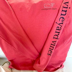 Unisex performance shirt from vineyard vines. Hardly used